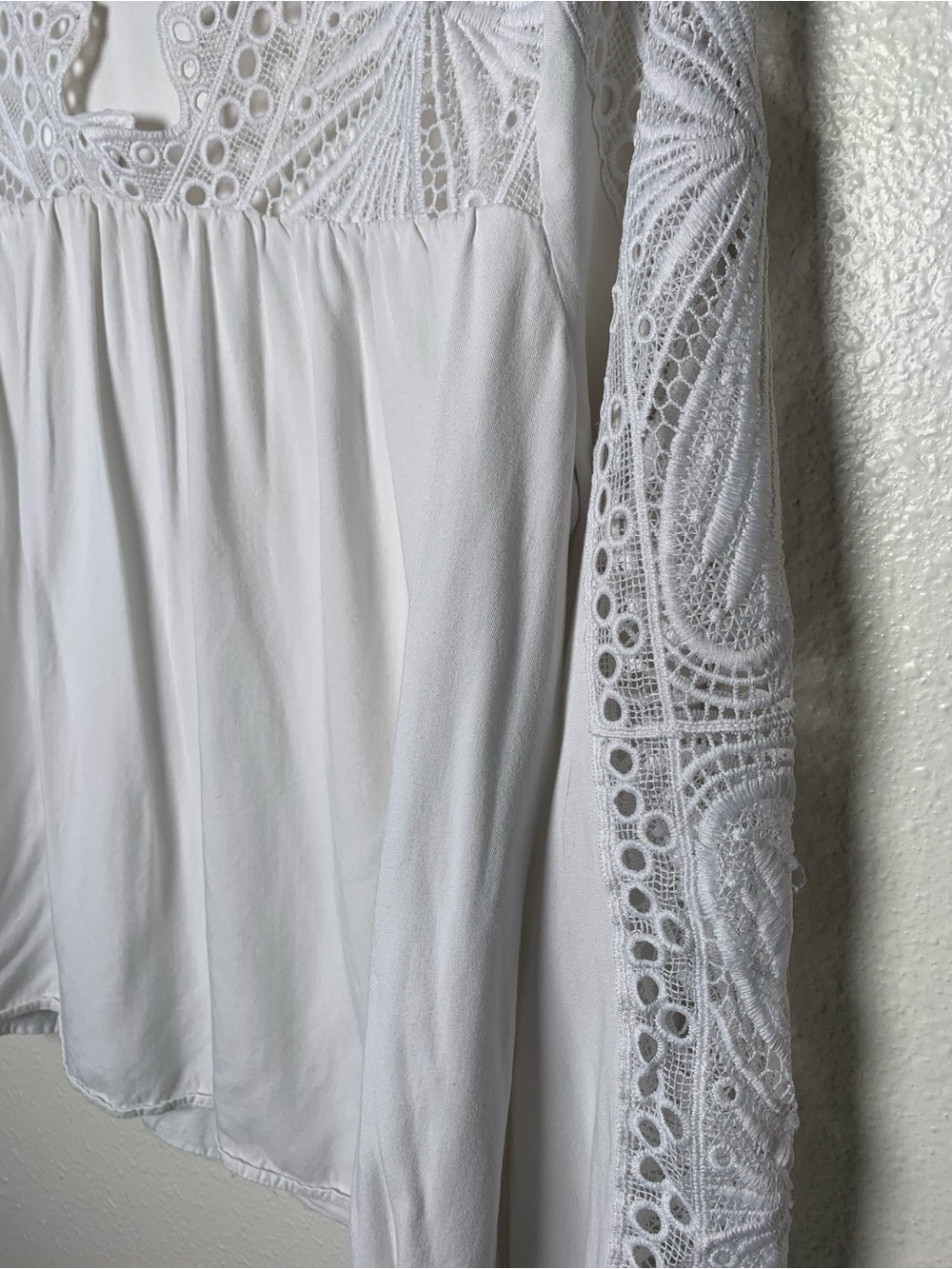 Marc New York White Lace Yoke Long Sleeve Blouse - Picture 3 of 4
